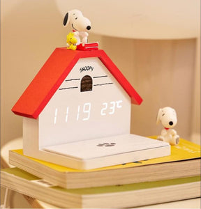 *Pre-Order* Peanuts Snoopy Alarm Clock Charging Station