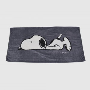 Peanuts Snoopy "Splooting" Blanket