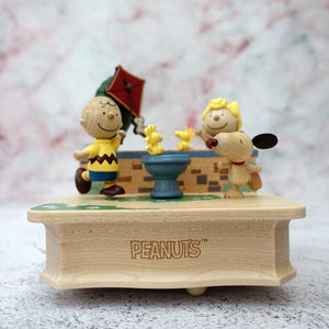 Peanuts Snoopy "Kite Flying" Wooden Music Box