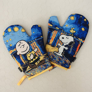 Peanuts Snoopy "Starry Night" Oven Mitts