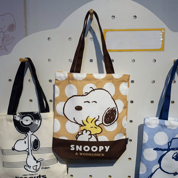 Peanuts Snoopy and Woodstock Patterned Bag Peanuts Snoopy & Woodstock Shoulder Bag | Hot Topic main image 4