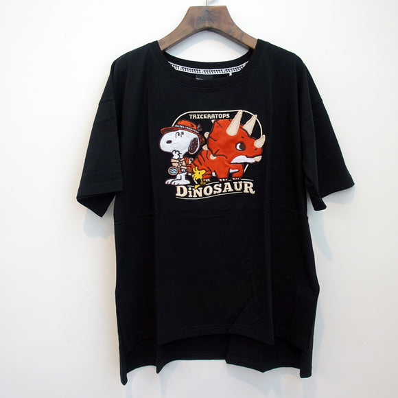 Free Hat! Peanuts Snoopy Dino Triceratops Women's T-Shirt